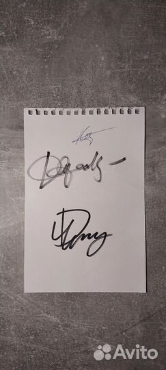 Автографы создателей 