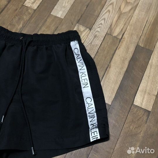 Чёрные шорты с лампасами Calvin Klein S ориг