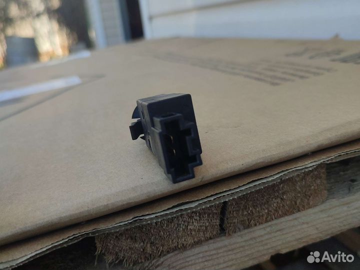 Мерседес W 211датчик стоп сигнала лягушка