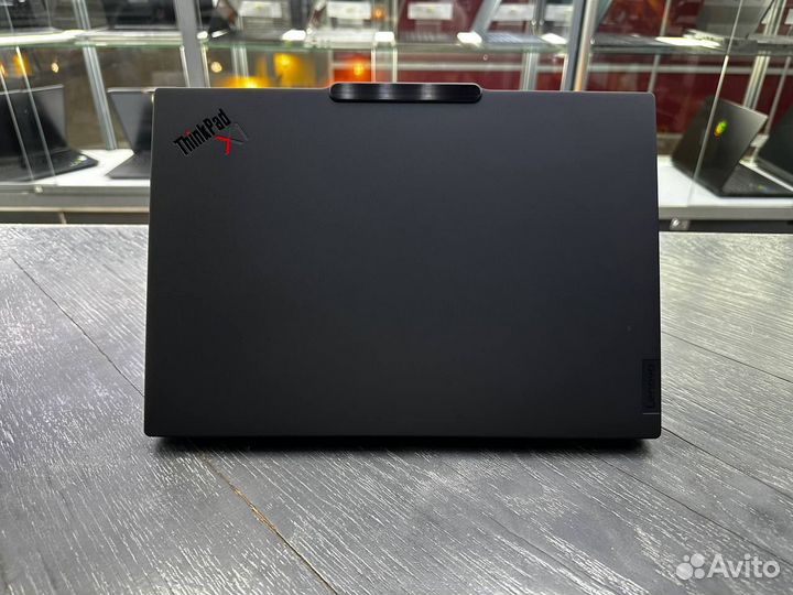 Новый ноутбук Lenovo ThinkPad X1 Carbon Gen 12 u7