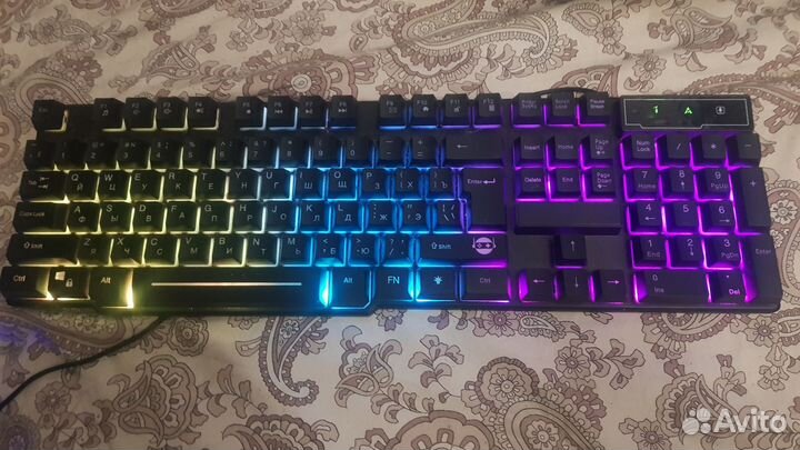 Игровая клавиатура и мышь