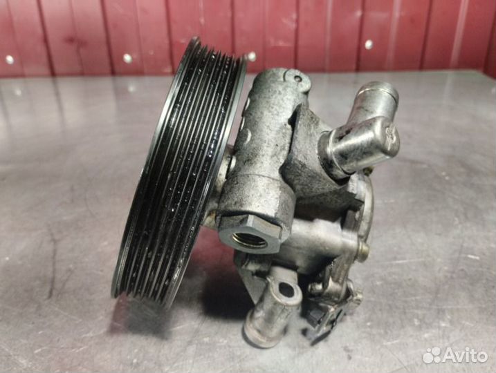 Насос гидроусилителя руля Mercedes C-Class W203