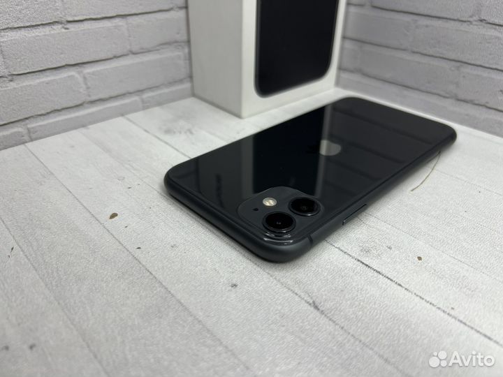 iPhone 11, 64 ГБ