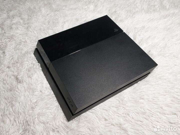 PS4 1Tb + около 50 игр. Прошита. Возможен обмен