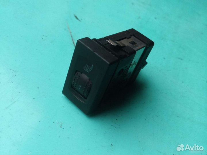 Кнопка подогрева сидений Volkswagen Passat B5+