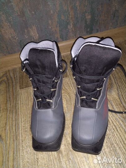 Лыжные ботинки 43-44