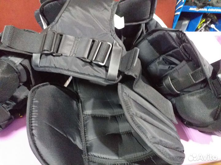 Нагрудник вратаря юниорск jr L-хl CCM 1.5 новый