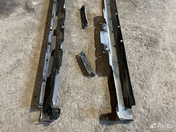 Накладки на пороги тойота камри V40 Комплект