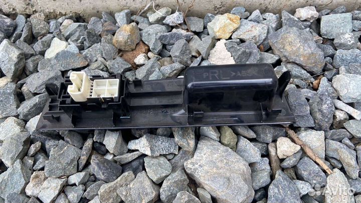 Панель управления стеклоподъемником Toyota Vitz