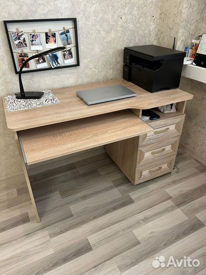 Письменный стол