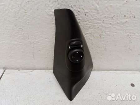 Кнопка регулировки зеркала