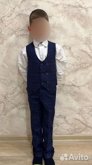 Нарядный костюм тройка на выпускной