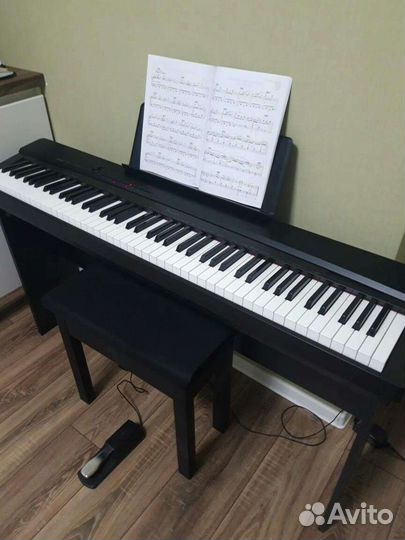 Цифровое пианино Casio Privia PX-135