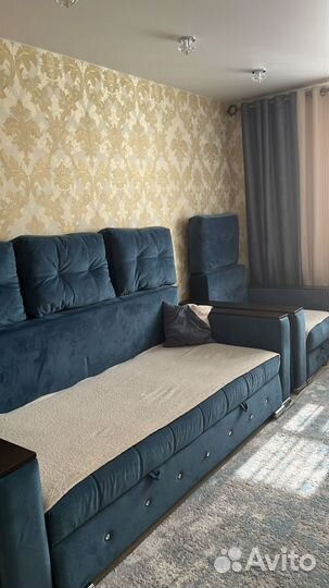 Диван с креслом