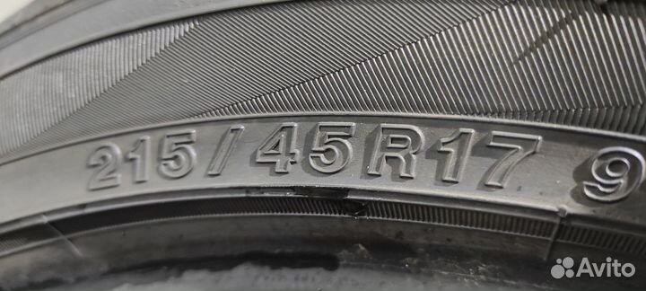 Yokohama BluEarth AE50 215/45 R17