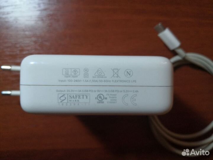 Сетевой адаптер Apple USB-C 61W / Зарядное