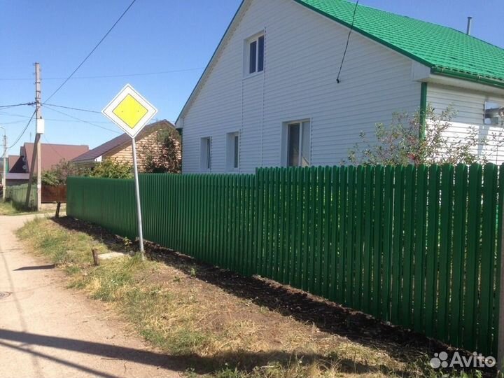 Забор из штакетника
