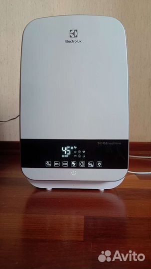 Увлажнитель воздуха Electrolux EHU-3315D