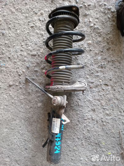Амортизатор передний правый Ford Focus 3