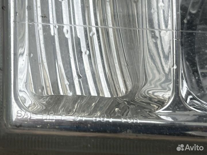 Фара передняя правая на Toyota Land Cruiser