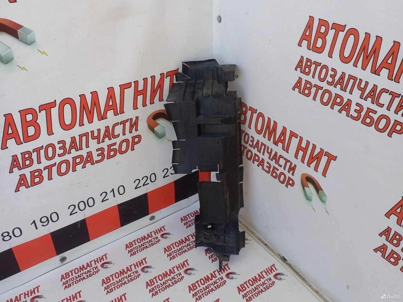 Дефлектор радиатора левый Тойота Рав 4 ха50 18-24