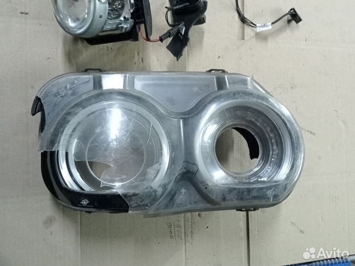 Фара ксеноновая левая Dodge Challenger 3.6 оригин