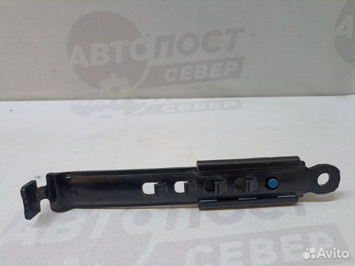 Механизм регулировки ремня безопасности передний