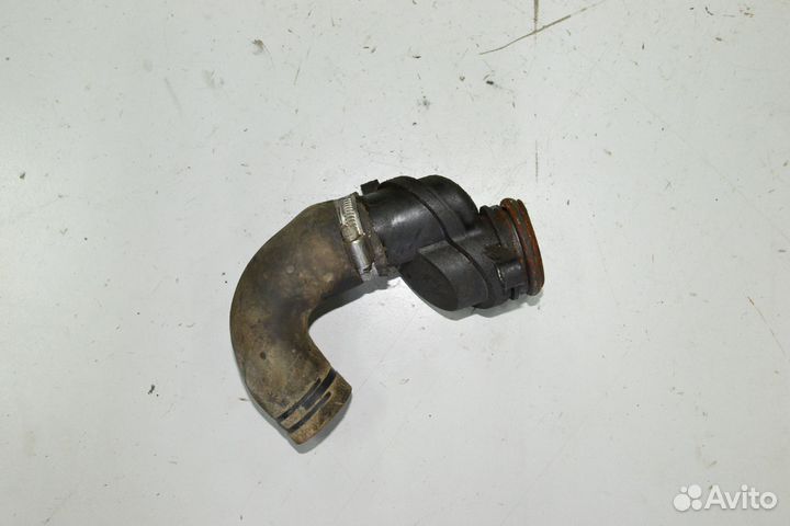 Патрубок системы охлаждения Discovery 3 2.7D