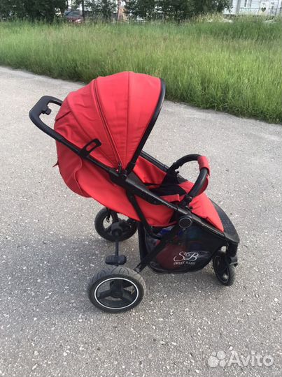 Прогулочная коляска