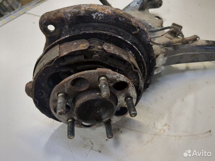 Ступица (кулак, цапфа) Mitsubishi Grandis, 2007