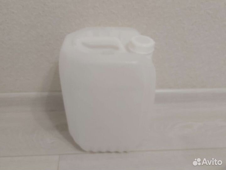 Канистры 10 литровые пластиковые