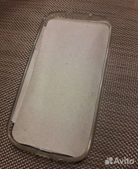 Чехол на телефон