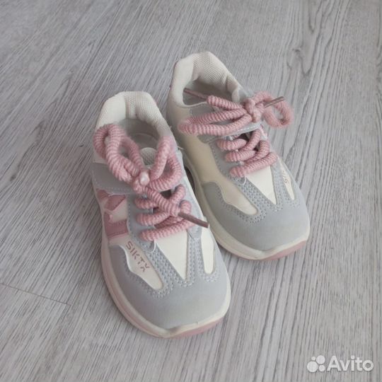 Кроссовки детские