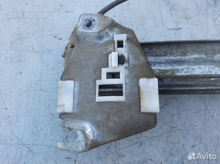 Стеклоподъемник задний правый Mitsubishi Galant 8