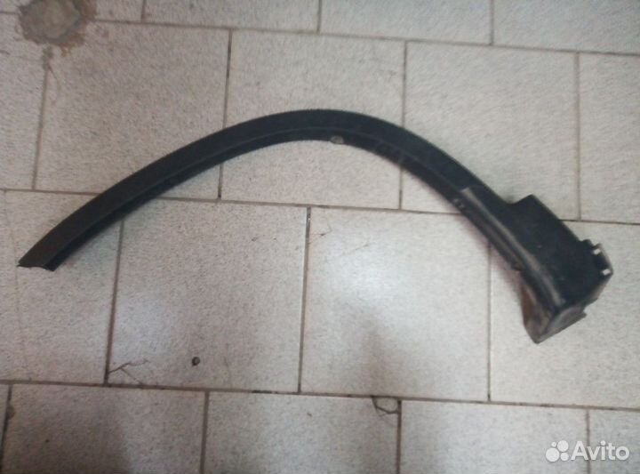 Накладка переднего левого крыла Kia Sorento XM