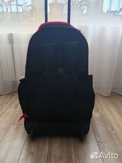 Рюкзак хоккейный на колесах с выдвижной ручкой
