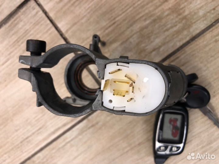 Замок зажигания Volkswagen Golf 2 3 дверное купе