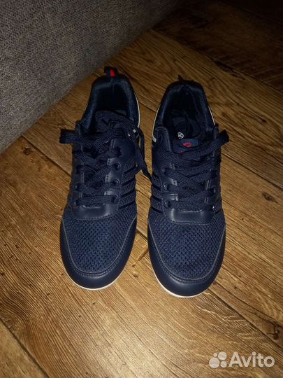Кроссовки для мальчика новые
