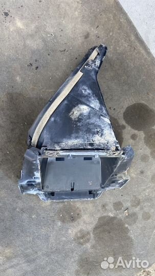 Воздуховод правый доп радиатора Jaguar XF