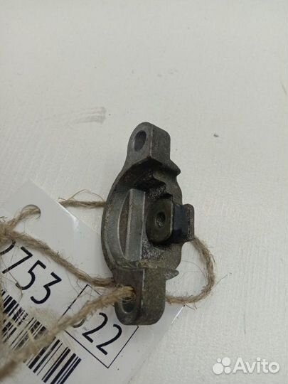 Крепление форсунки Nissan Terrano LR50 VG33E 1997