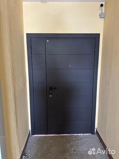 Дверь входная в тамбур