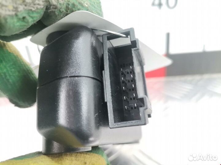 Усилитель музыкальный Volkswagen Golf 4 2004