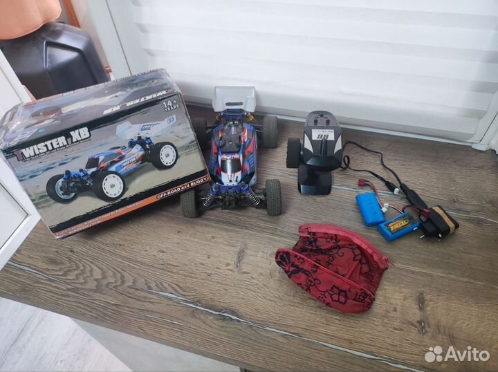 Радиуправляемая машинка Twister