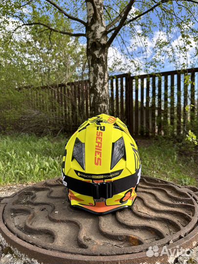 Шлем кроссовый