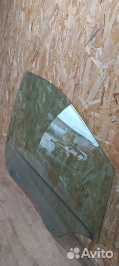 Переднее правое стекло Ford Kuga 2