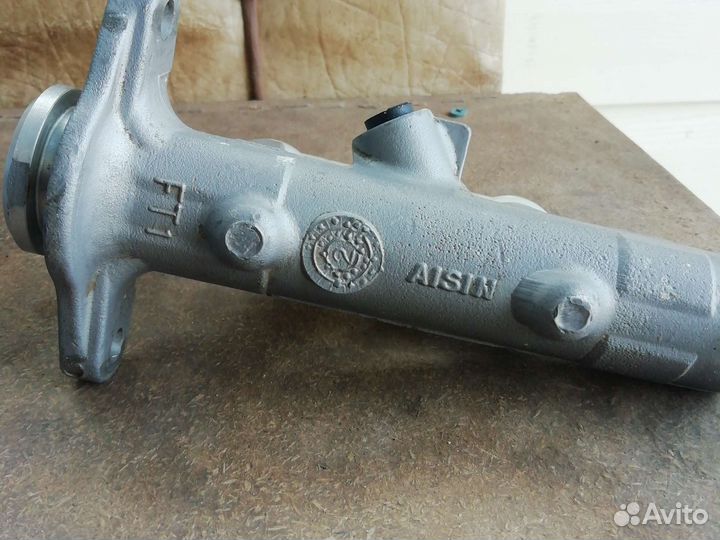 Главный тормозной RX300