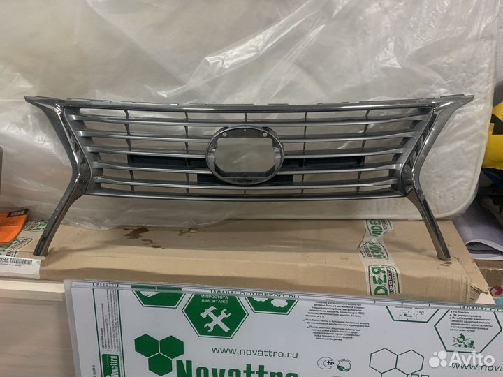 Решетка радиатора Lexus RX 270,350