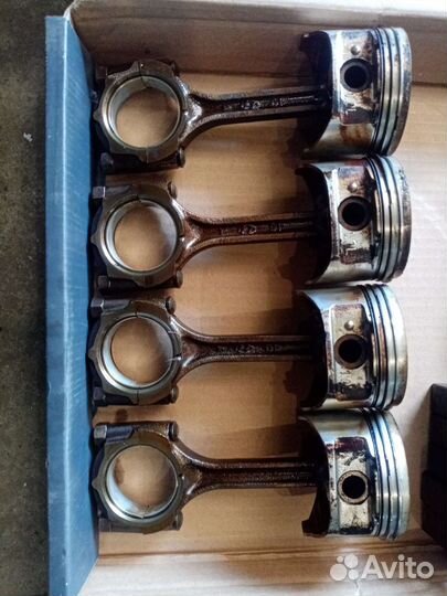 Шатуны с поршнями для двигателя G4HE