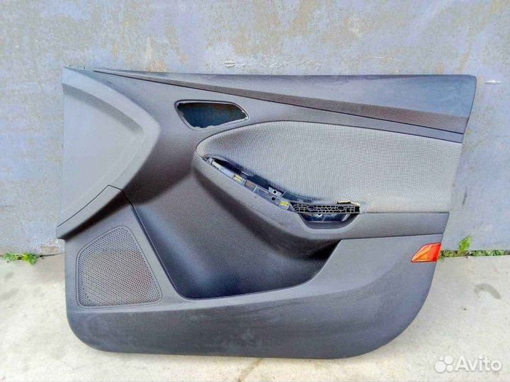 Обшивка двери передняя правая Ford Focus 3 1.6