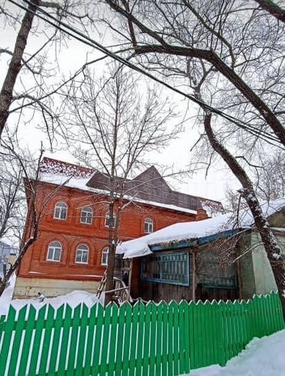 Дом 457,6 м² на участке 6 сот.